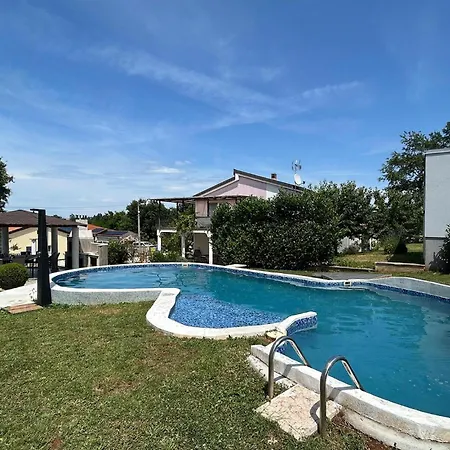 Beautiful Home In Porec 度假居 波雷奇