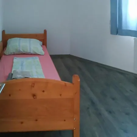 Beautiful Home In Porec 波雷奇