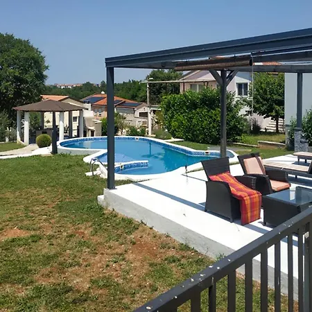 Beautiful Home In Porec 度假居 波雷奇
