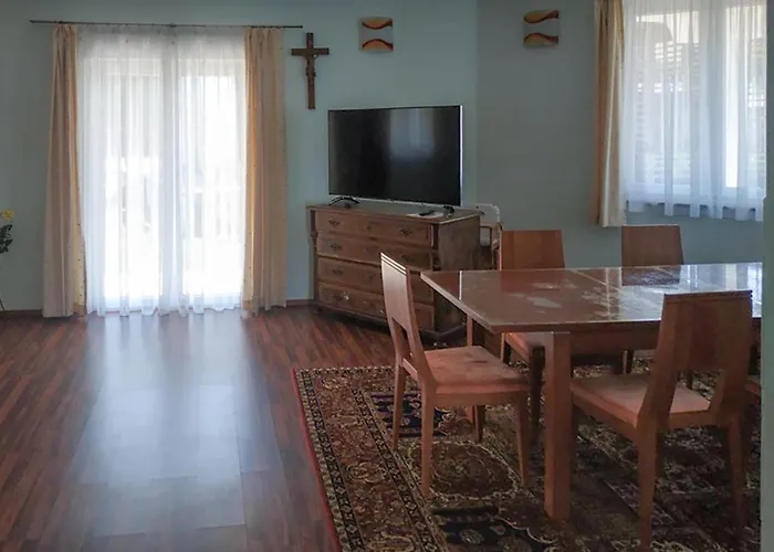 Stunning In Πόρετς